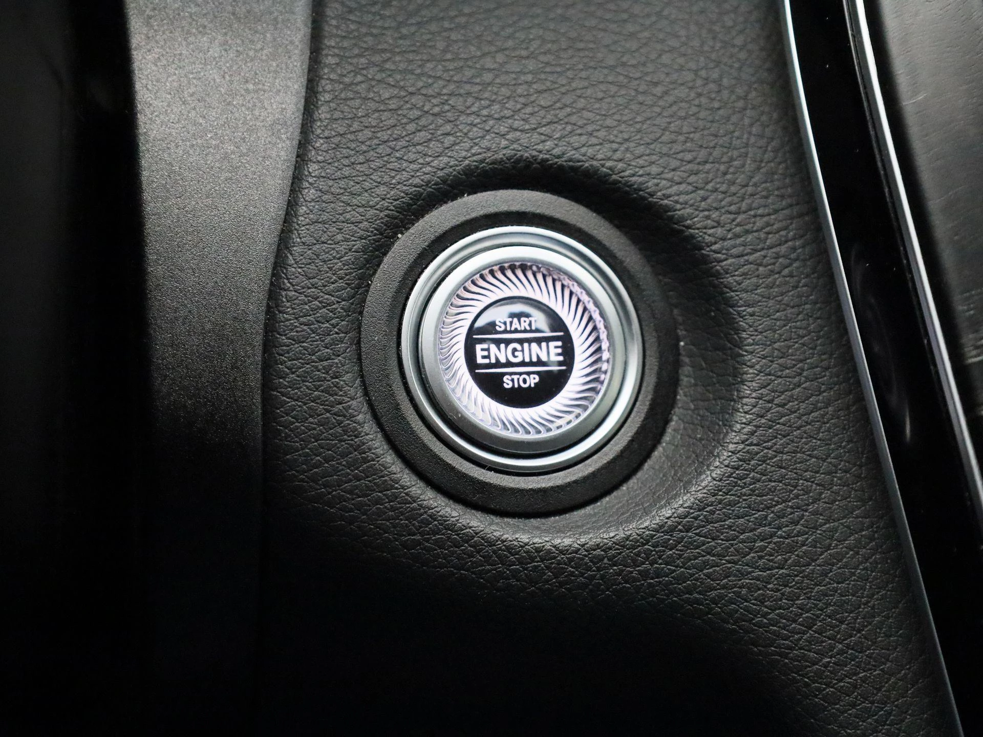 Mercedes-Benz-C-Klasse-image-22