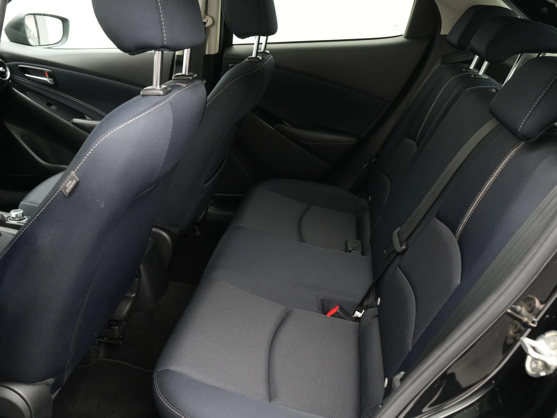 Mazda-2-image-9