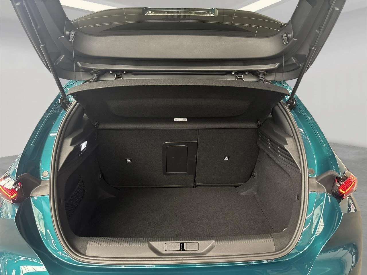Peugeot 308 1.2 HYBRID 145 e-DSC6 GT