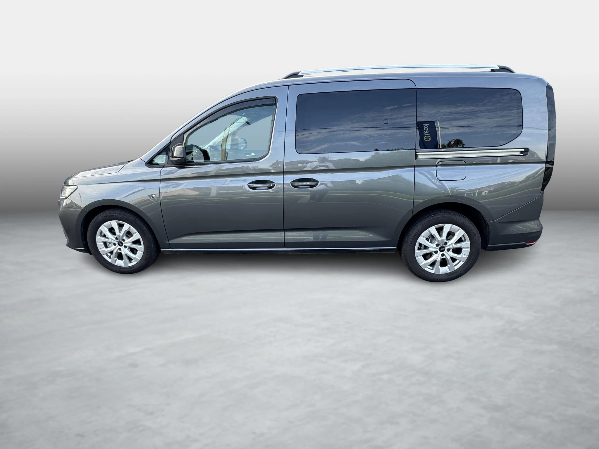 Ford-Tourneo Connect-image-2