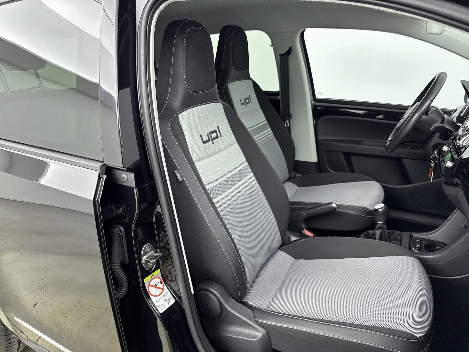 Volkswagen-up!-image-13