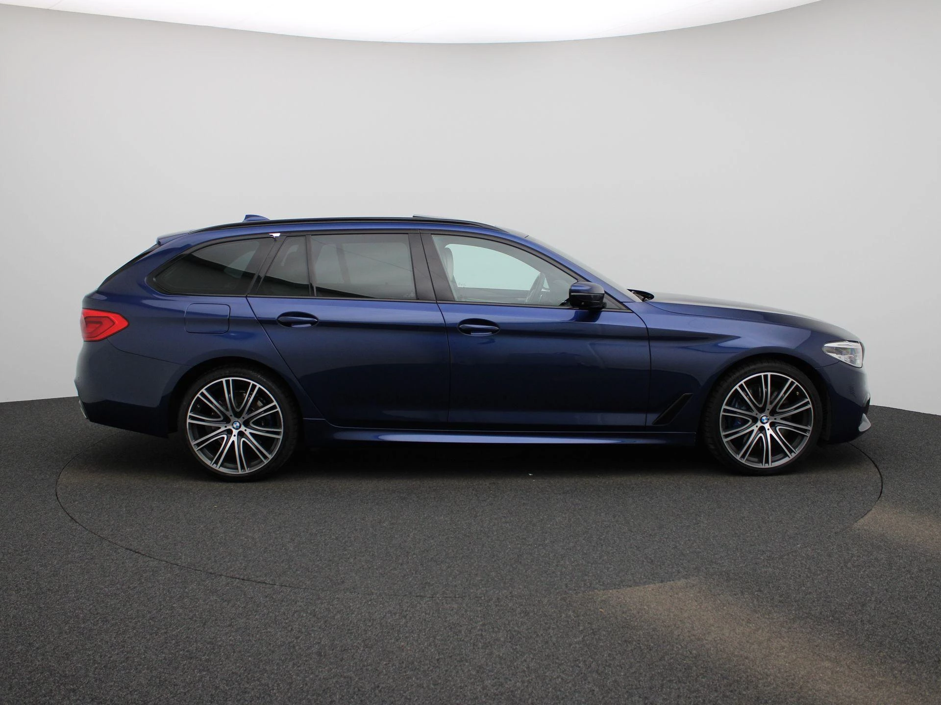 BMW 5 Serie Touring 540i xDrive High Executive
