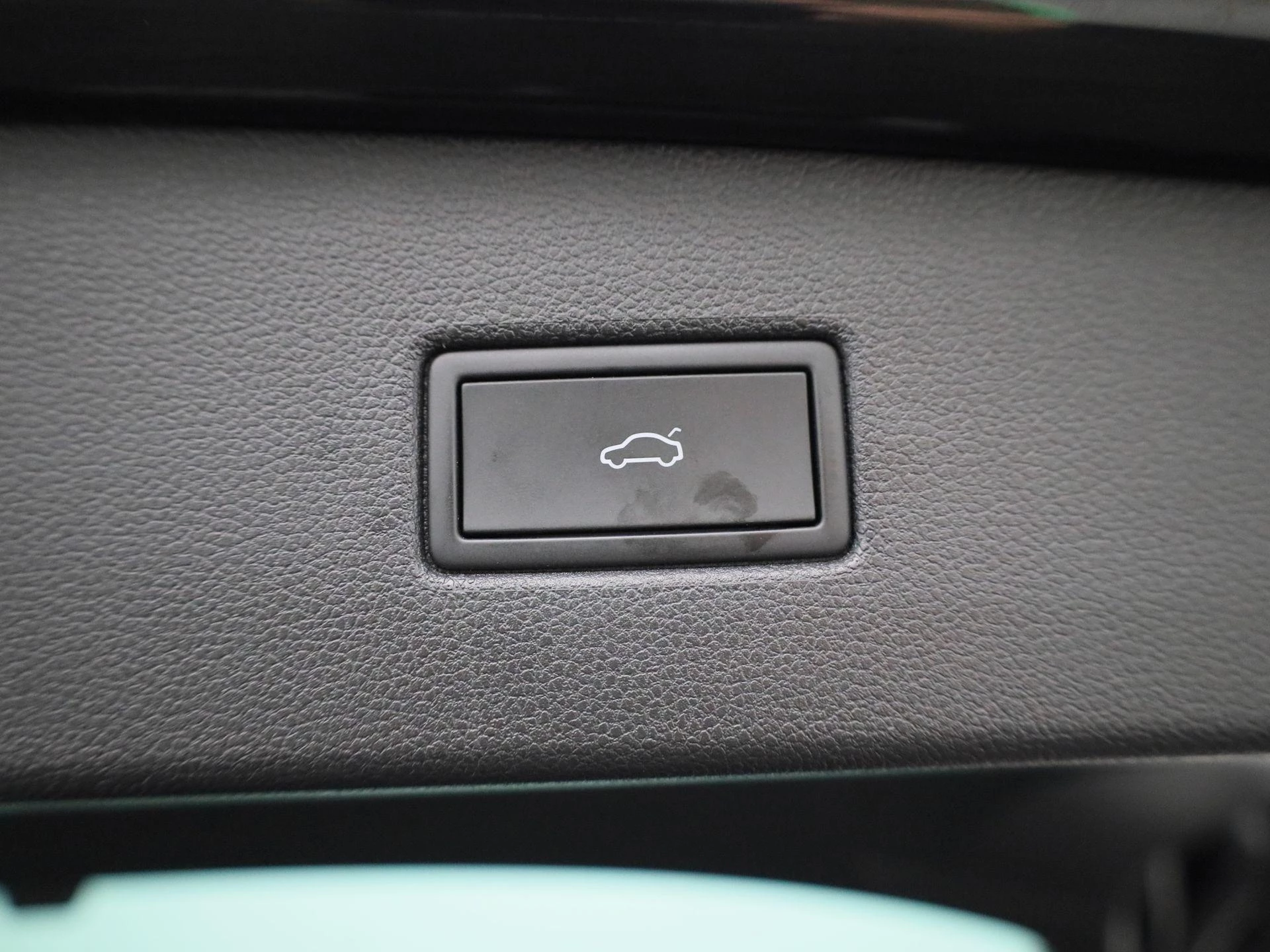 Volkswagen-Tiguan-image-12