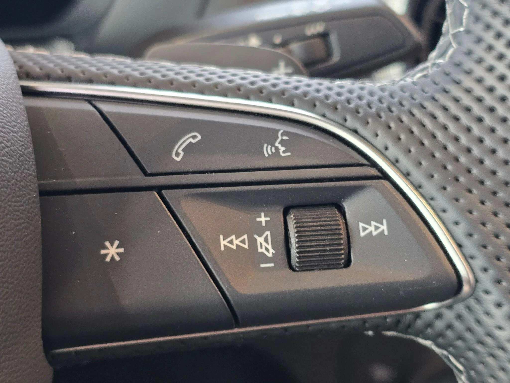 Audi-SQ2-image-19
