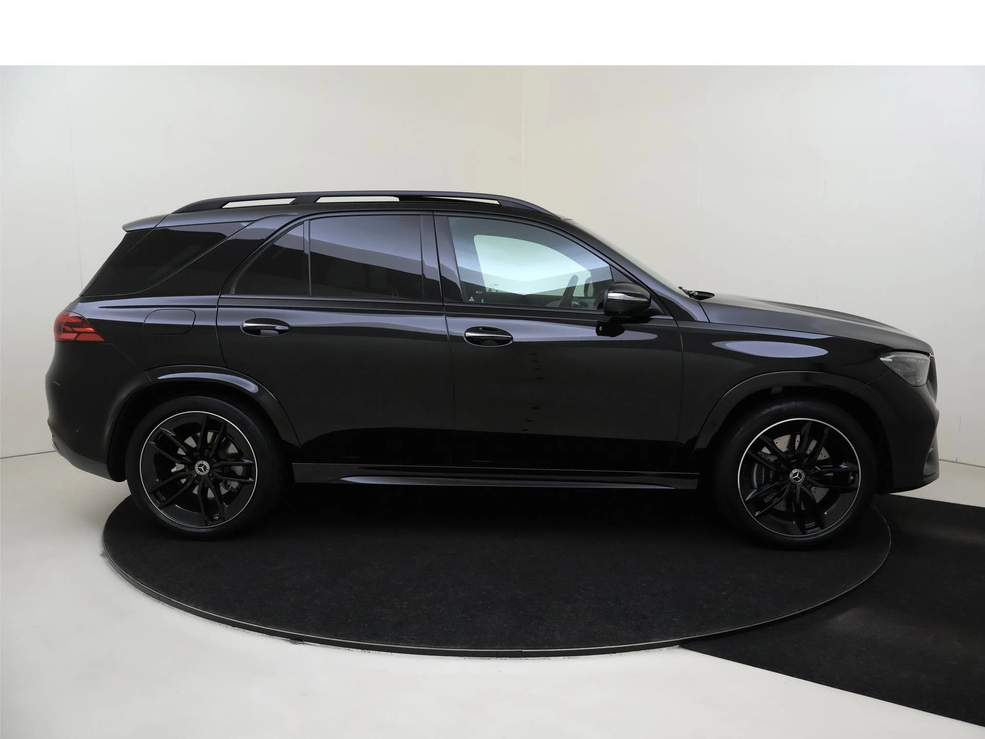 Mercedes-Benz-GLE-image-9