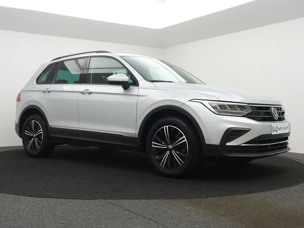 Volkswagen-Tiguan-image-25