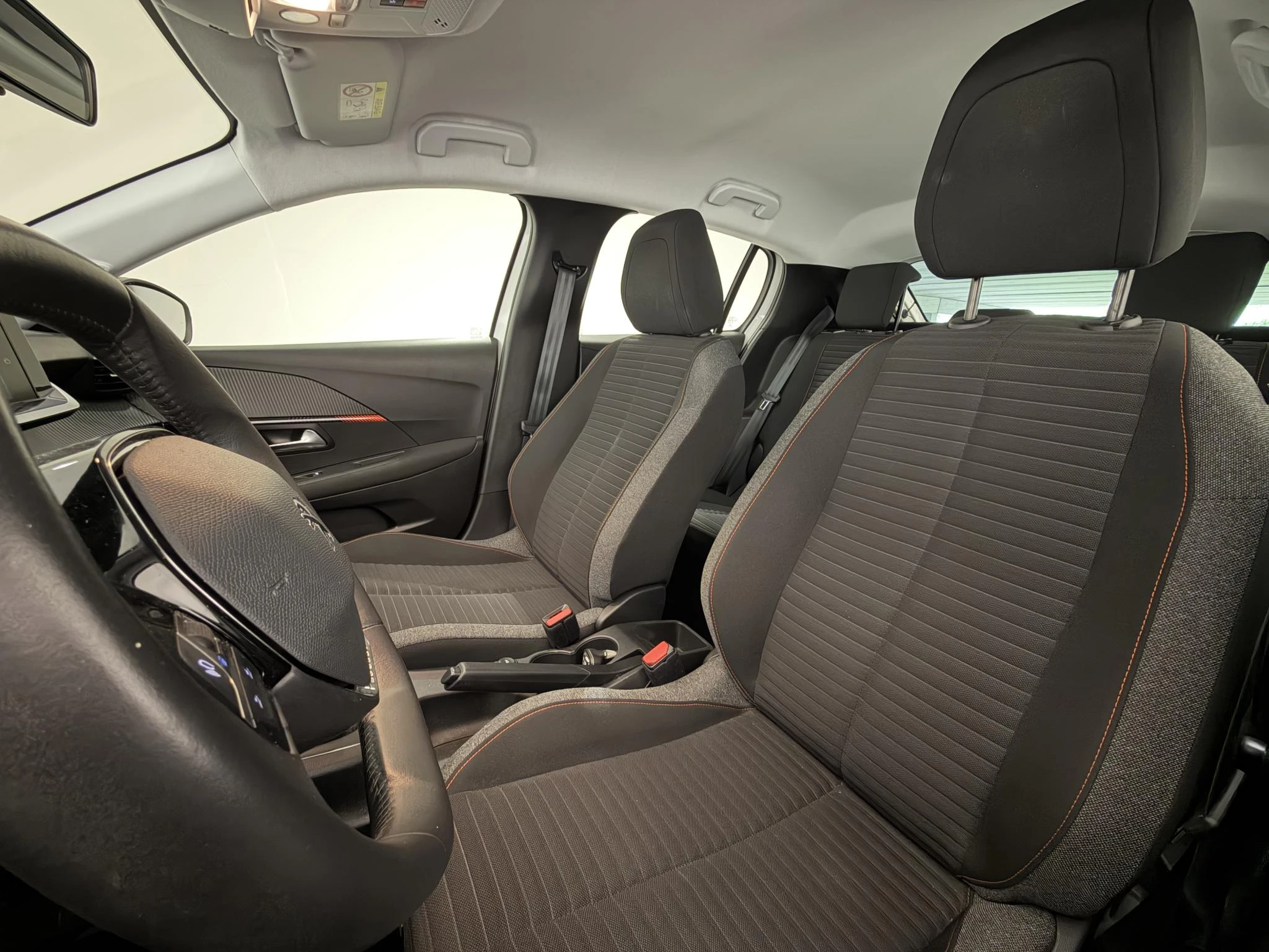 Peugeot-208-image-11