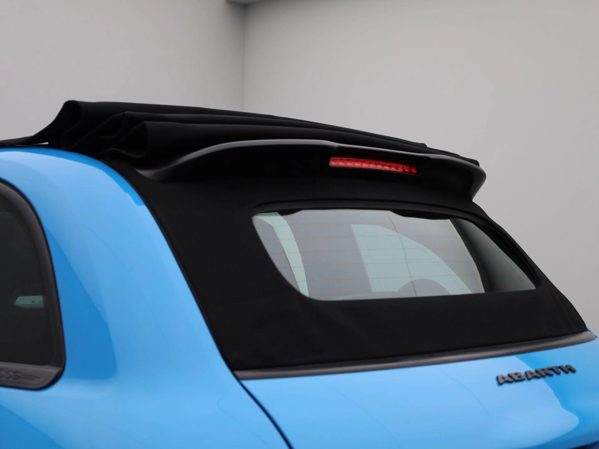 Abarth-500C-image-43