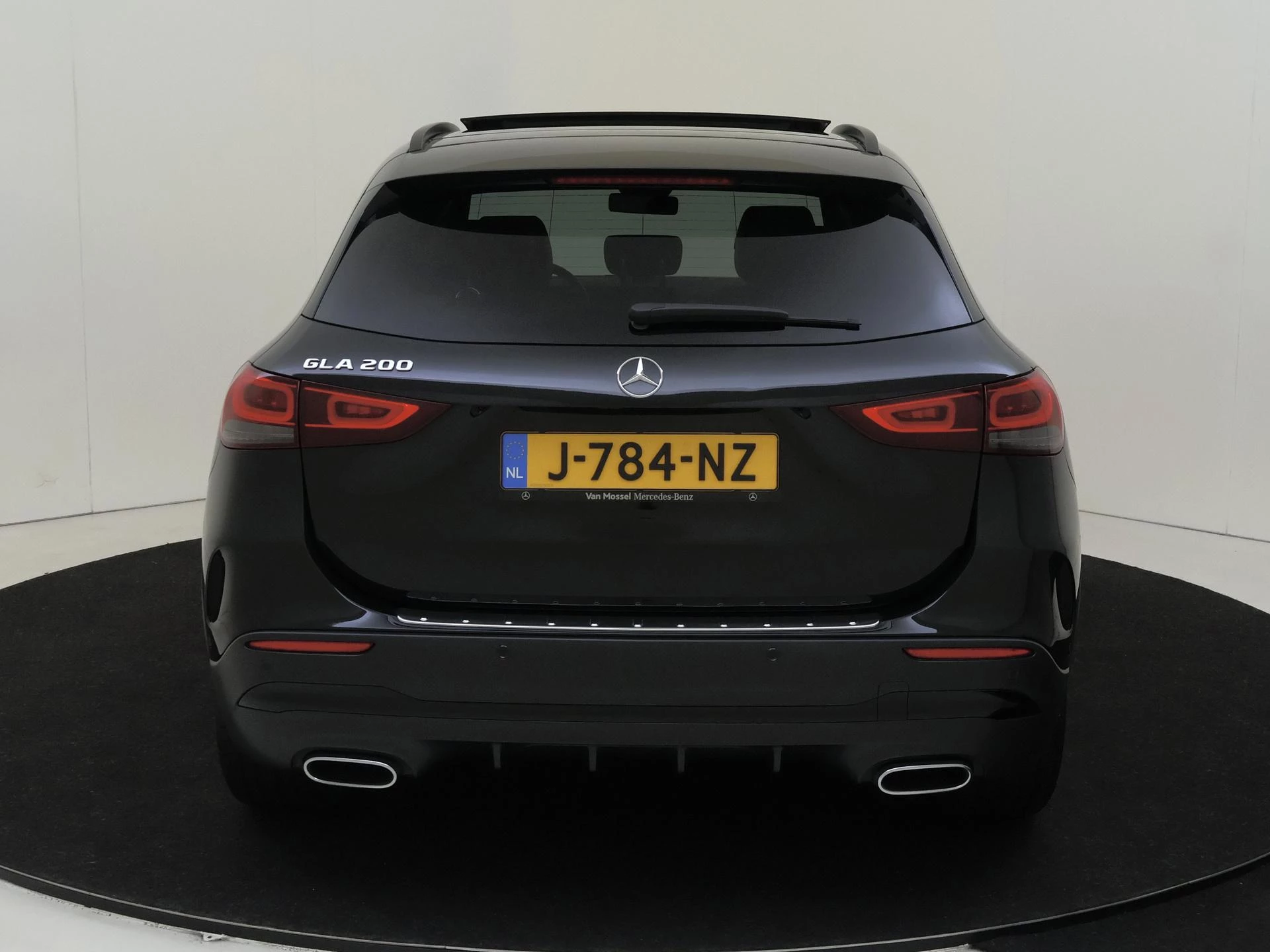 Mercedes-Benz-GLA-image-7