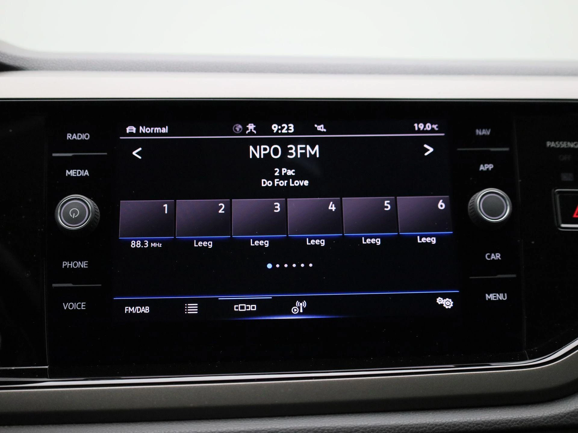 Volkswagen-Polo-image-15