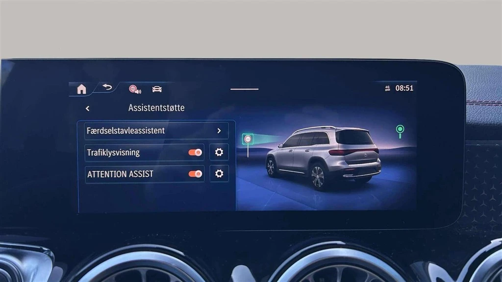 Mercedes-Benz-EQB-image-19
