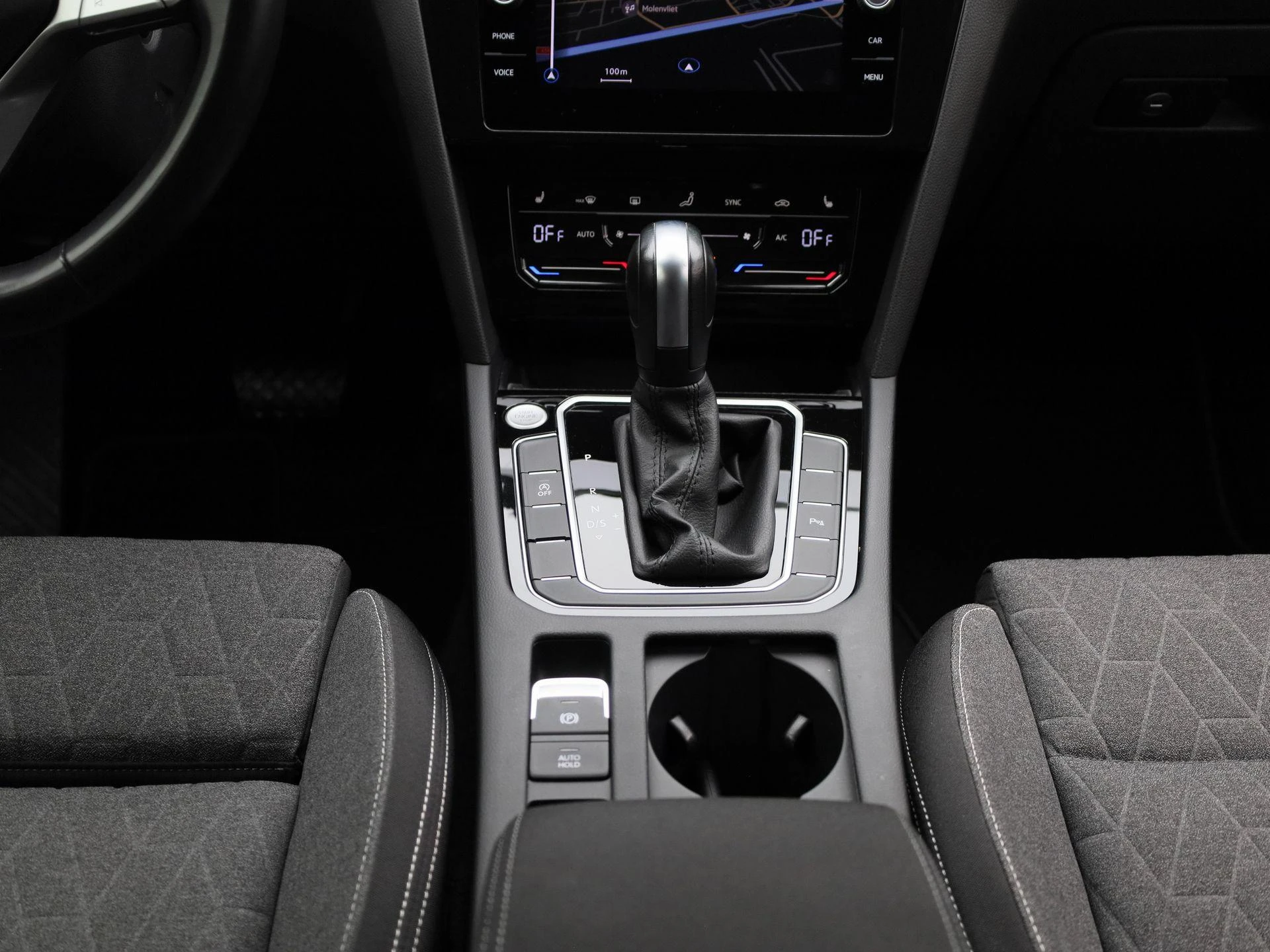 Volkswagen-Passat-image-8