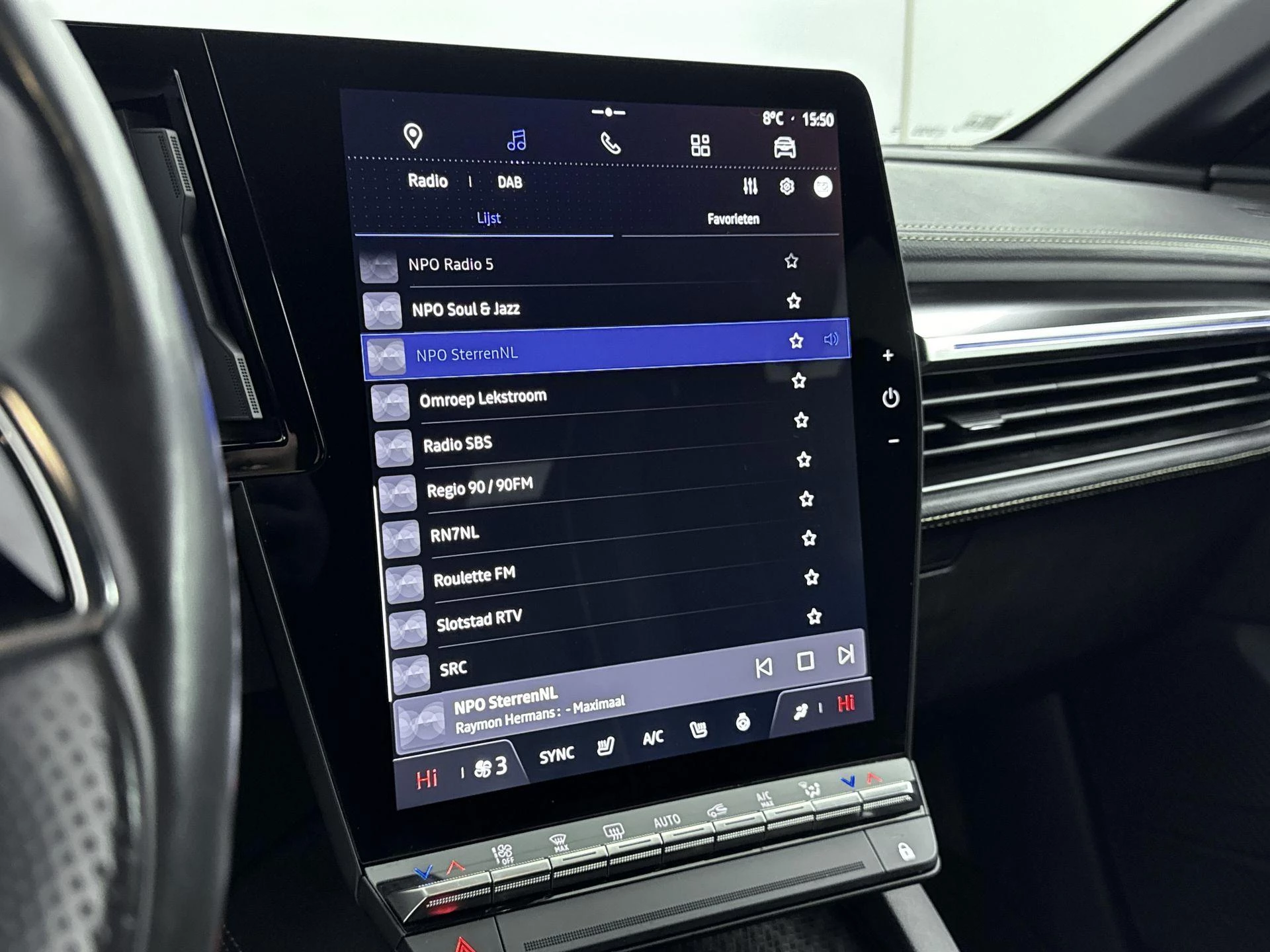 Renault-Megane E-Tech-image-5