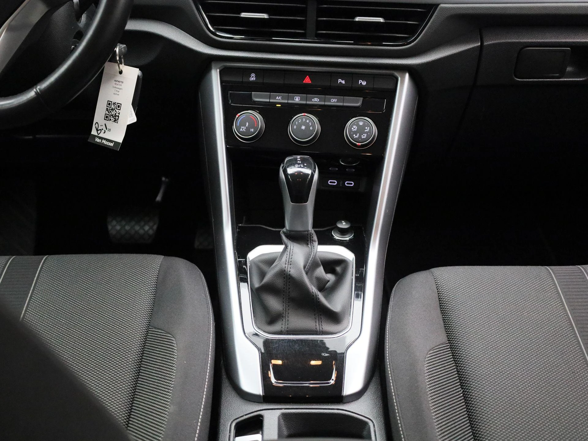 Volkswagen-T-Roc-image-8