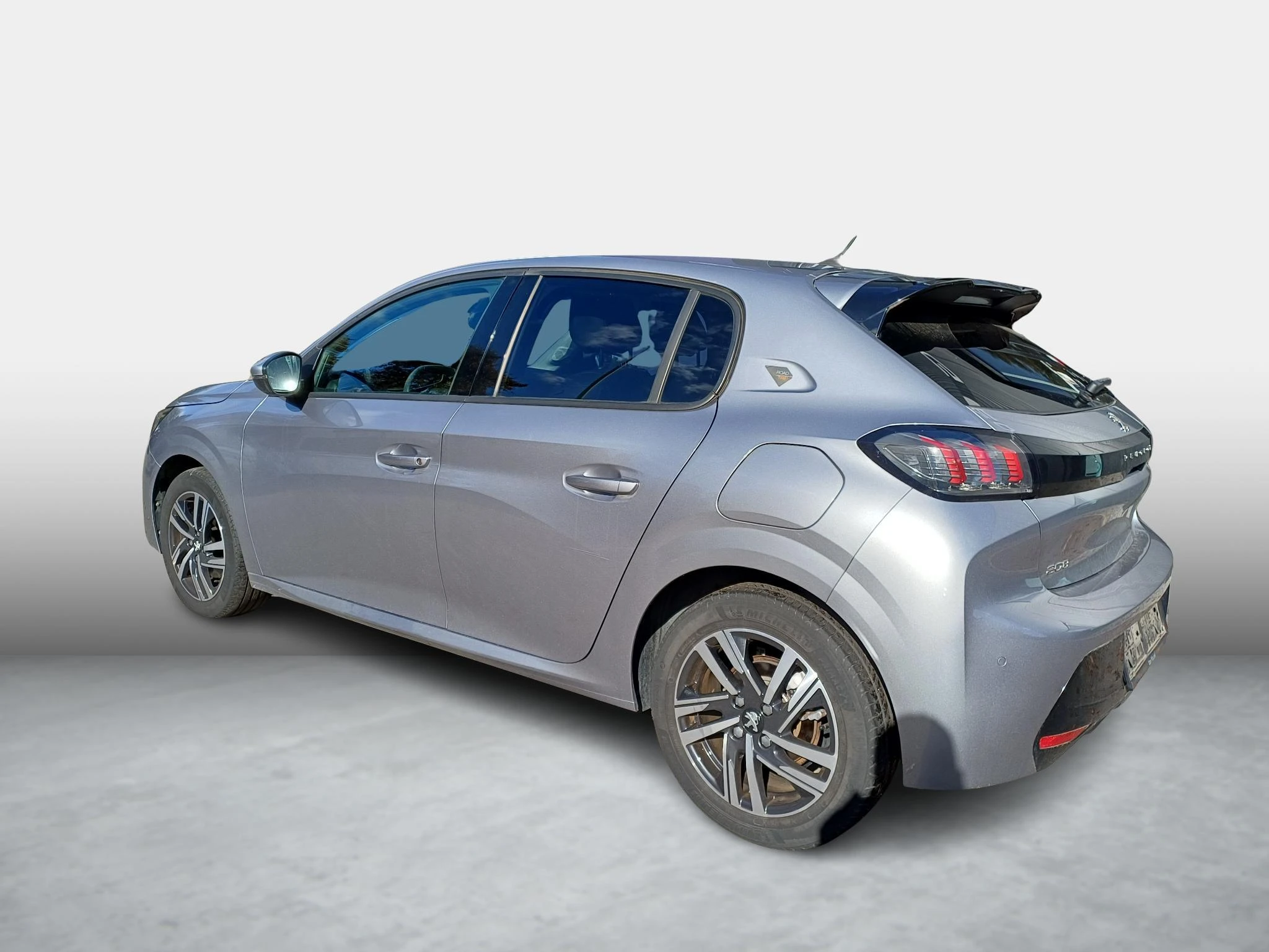 Peugeot-208-image-2