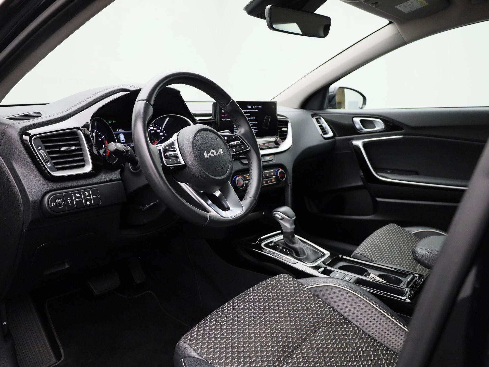 Kia-Ceed Sportswagon-image-31