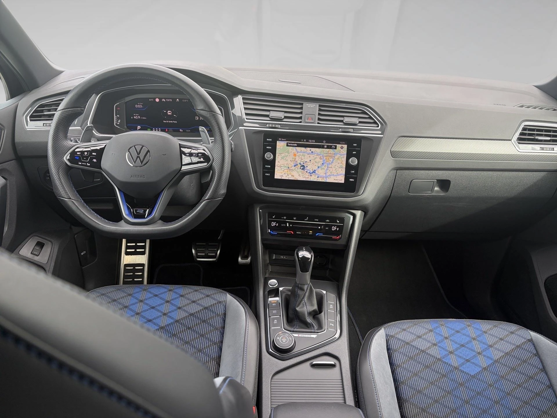 Volkswagen-Tiguan-image-4