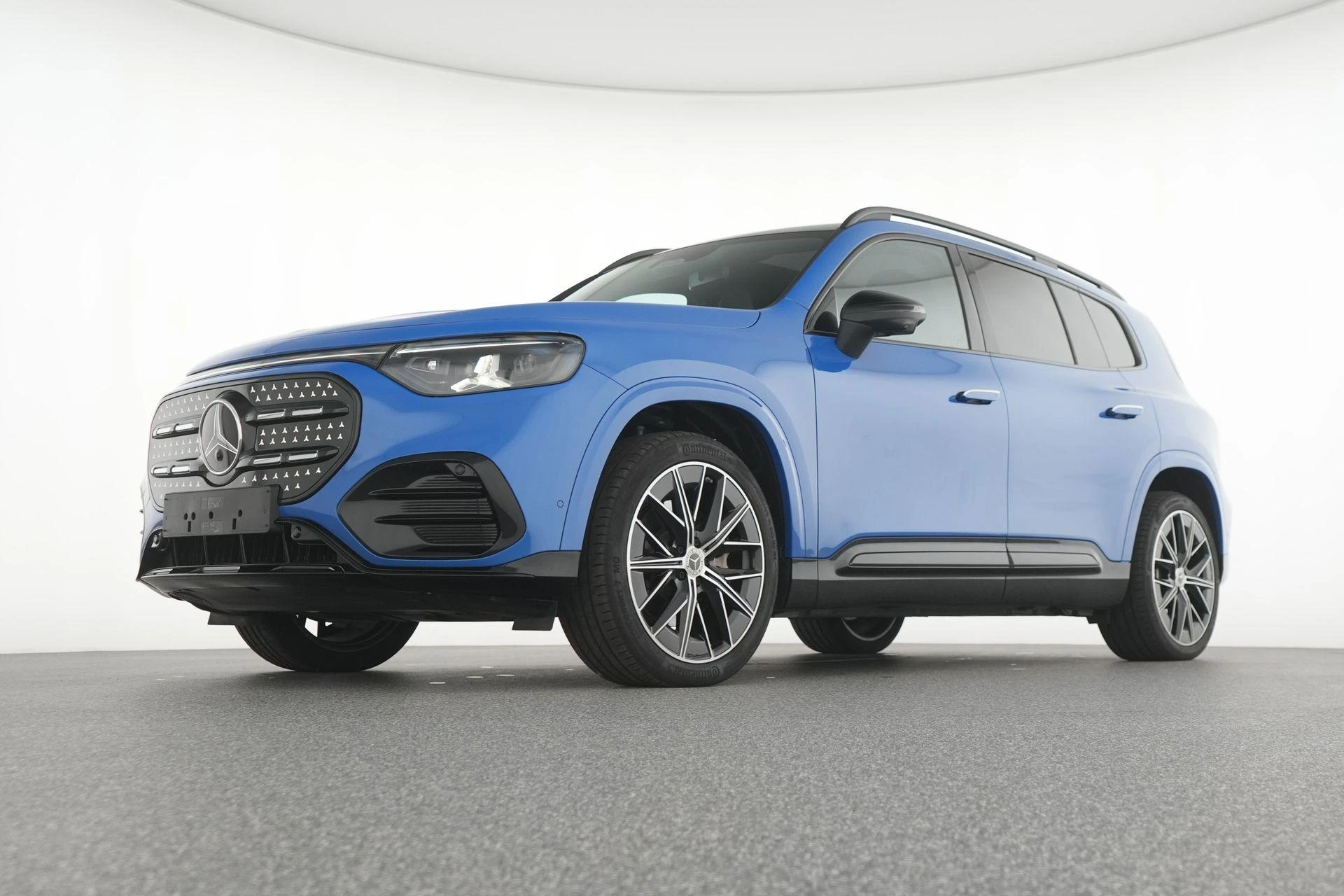 Mercedes-Benz-GLB-image-9