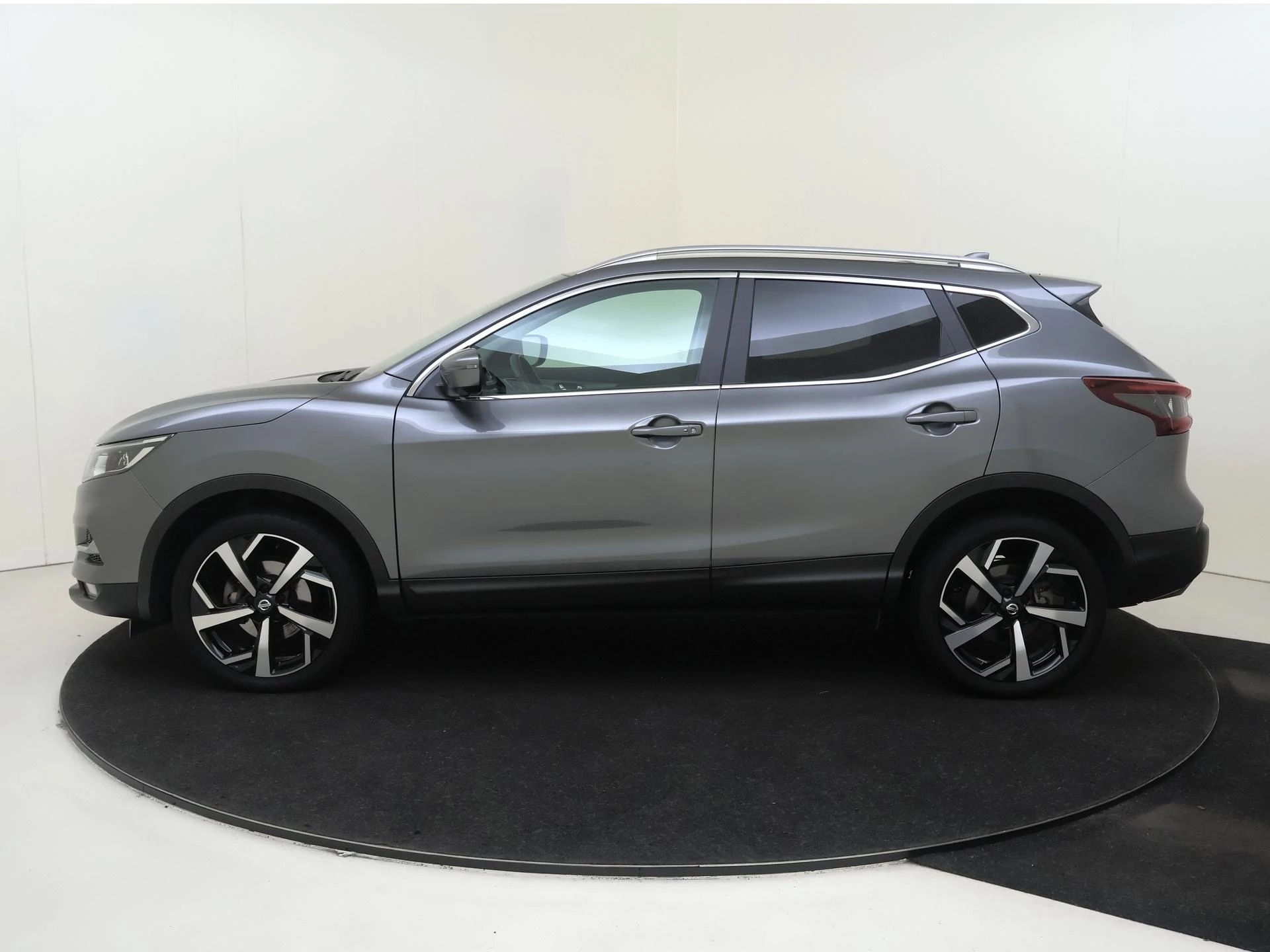 Nissan-QASHQAI-image-7