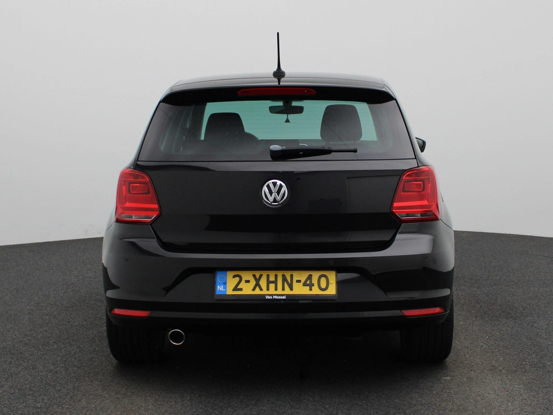 Volkswagen-Polo-image-4