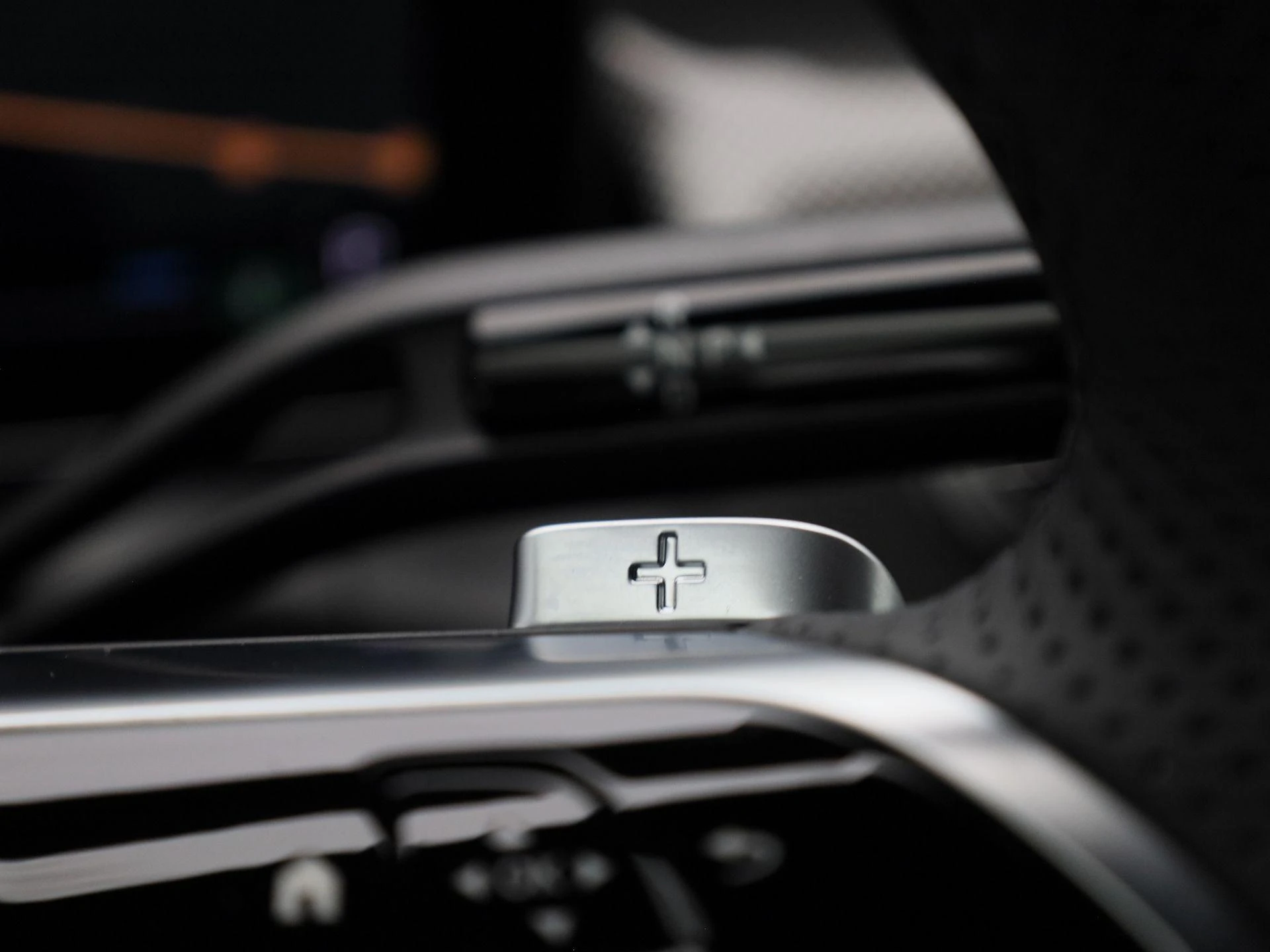 Mercedes-Benz-GLC-image-30