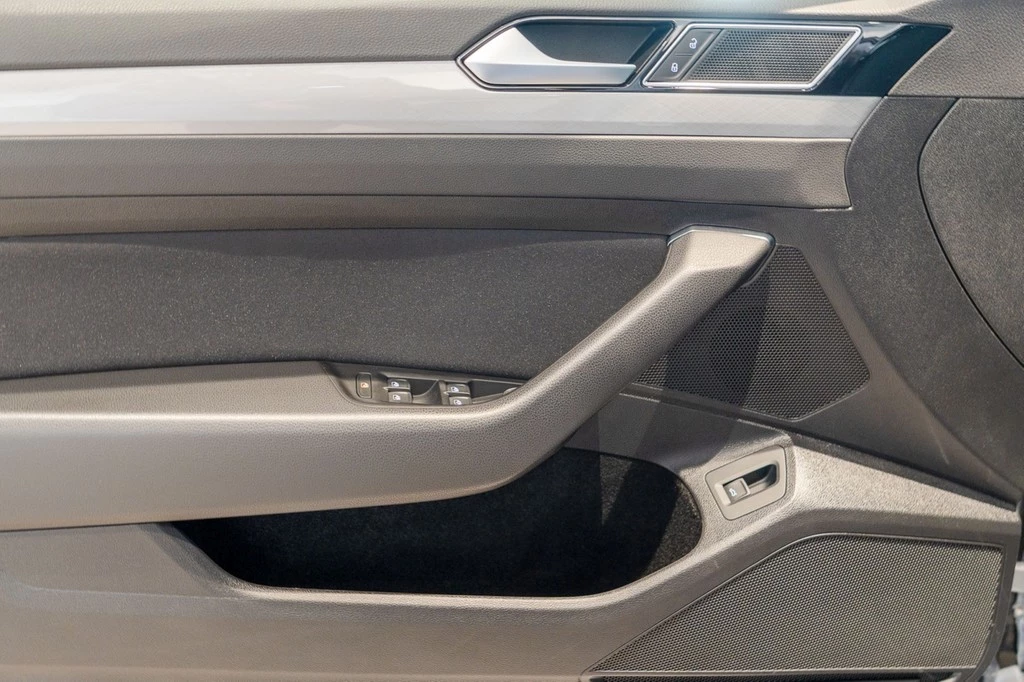 Volkswagen Passat Variant 2.0 TDI DSG Business *AHK*LED*Navi*App-Connect*ACC*PDC*Kamera*Sitzhzg.*Climatronic