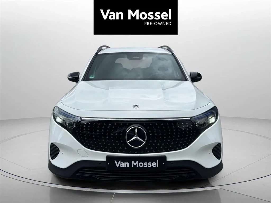 Mercedes-Benz-EQB-image-1