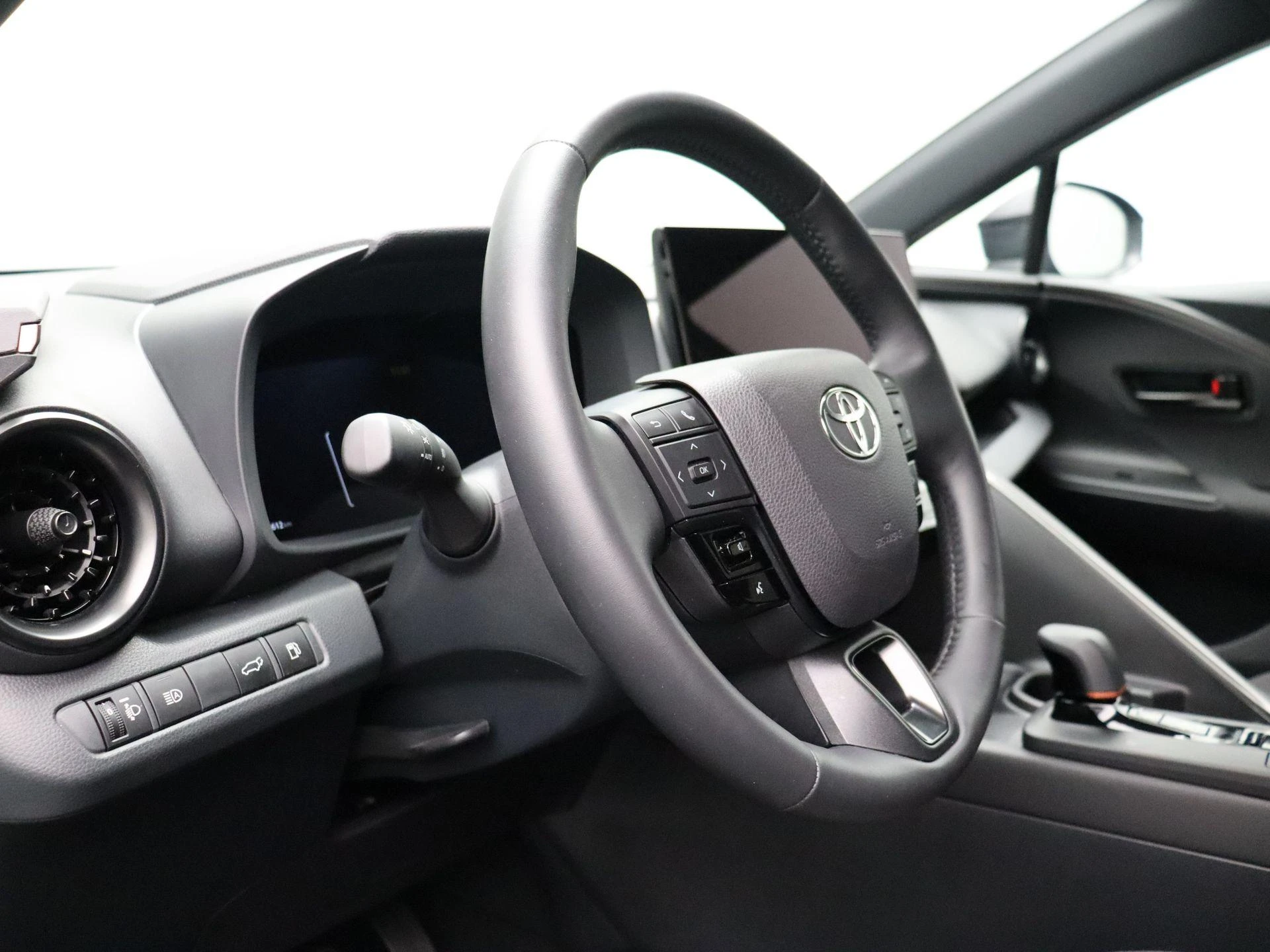 Toyota-C-HR-image-9