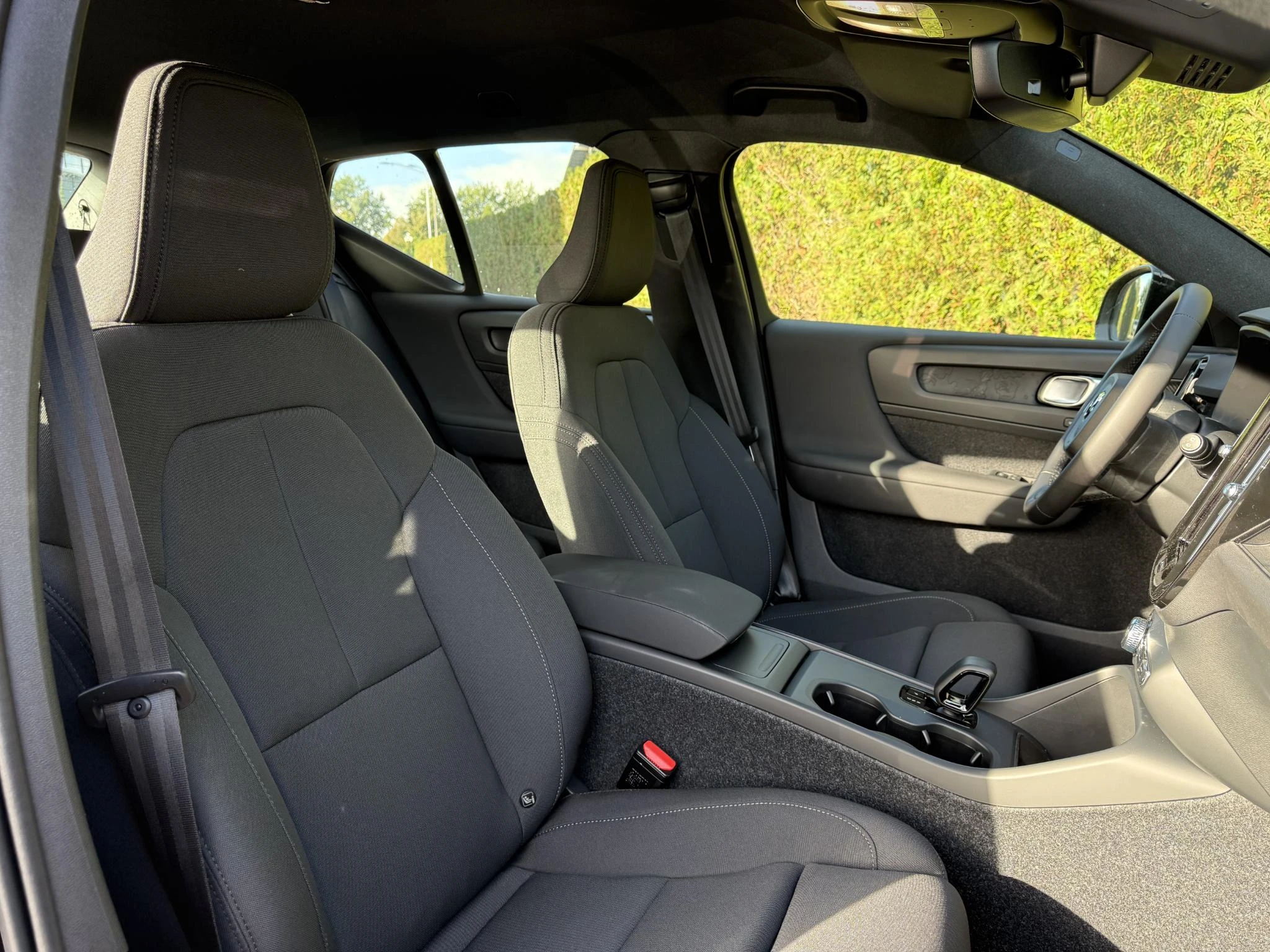 Volvo-EX40-image-13
