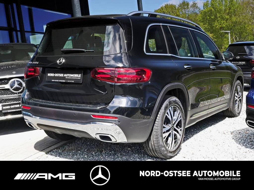 Mercedes-Benz-GLB-image-3