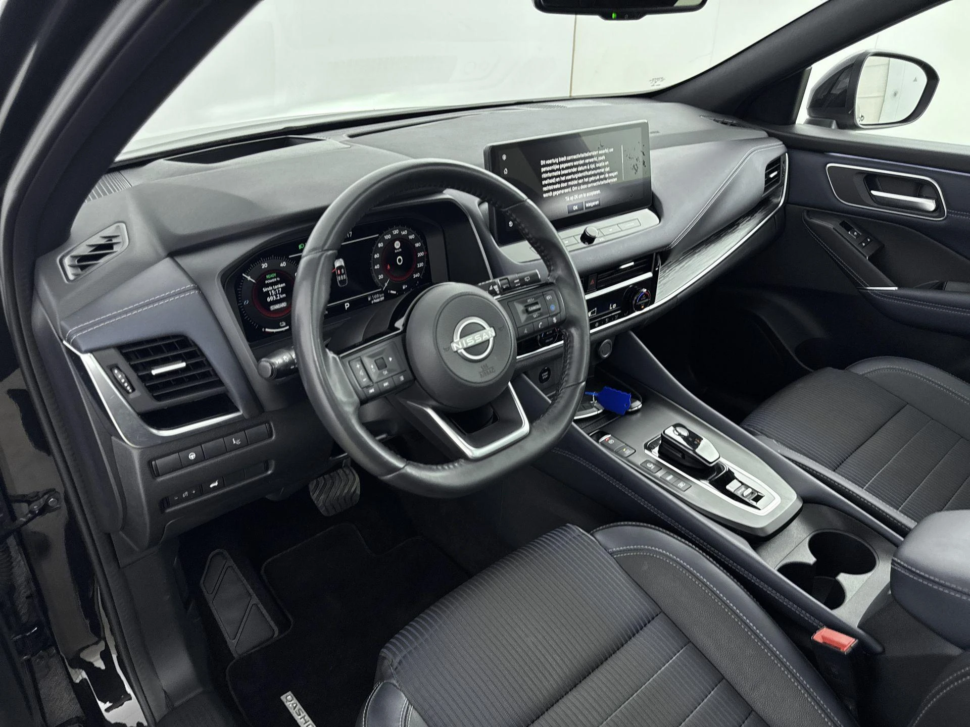Nissan-QASHQAI-image-7