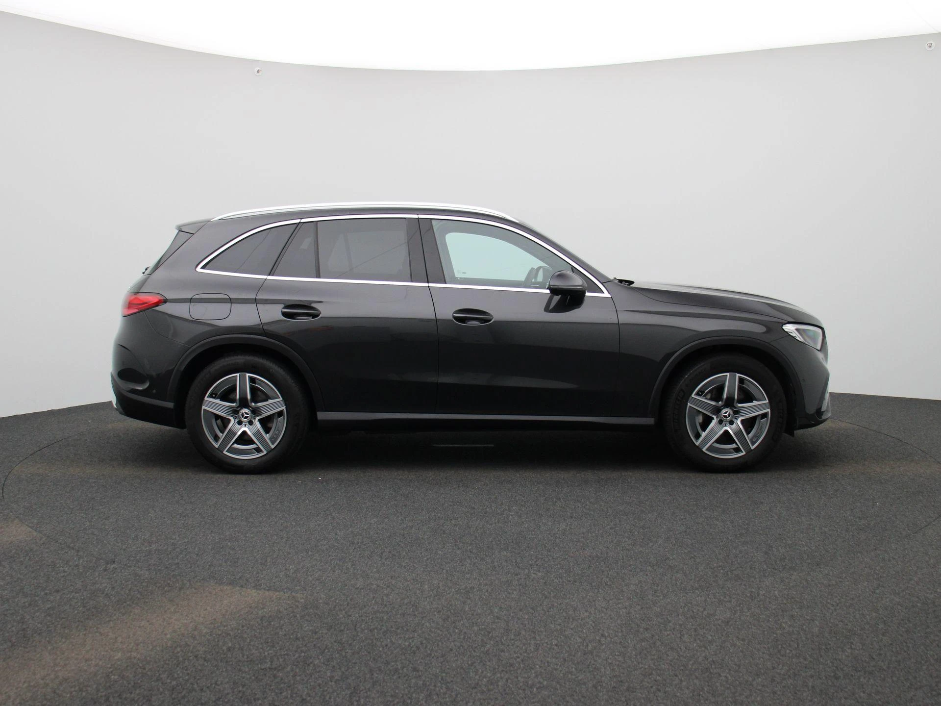 Mercedes-Benz-GLC-image-5