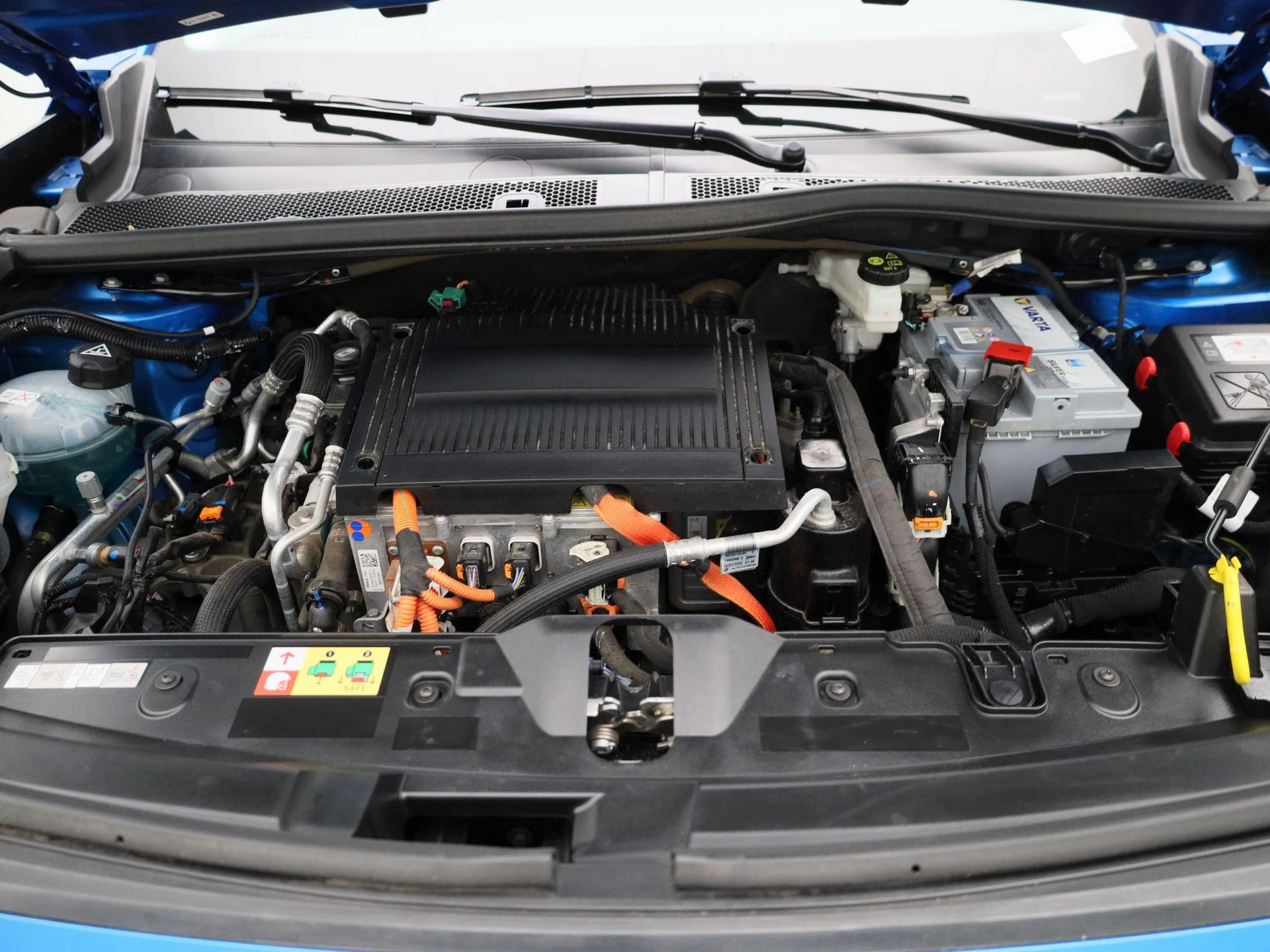 Peugeot-e-2008-image-31