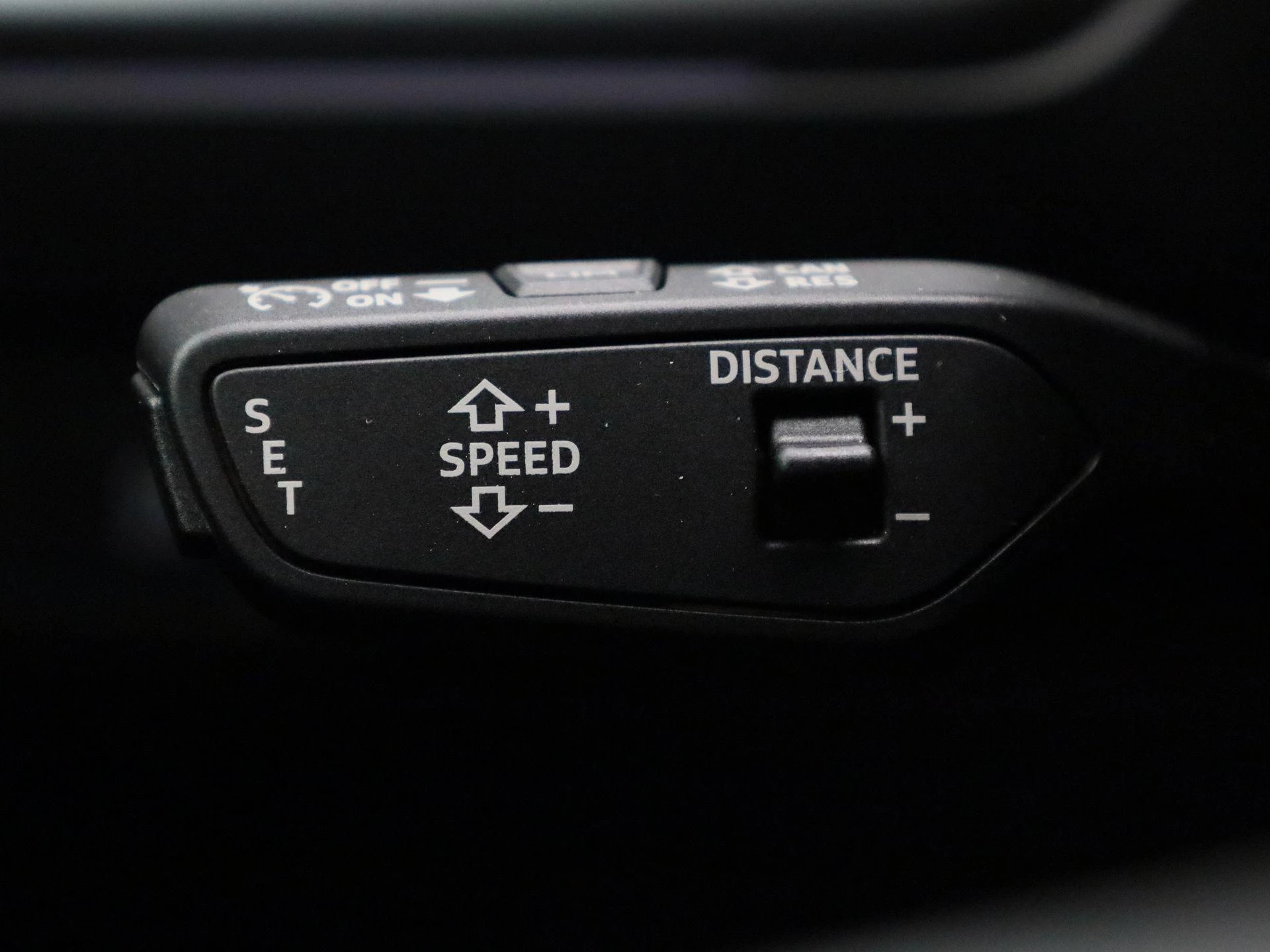 Audi-Q4 e-tron-image-24