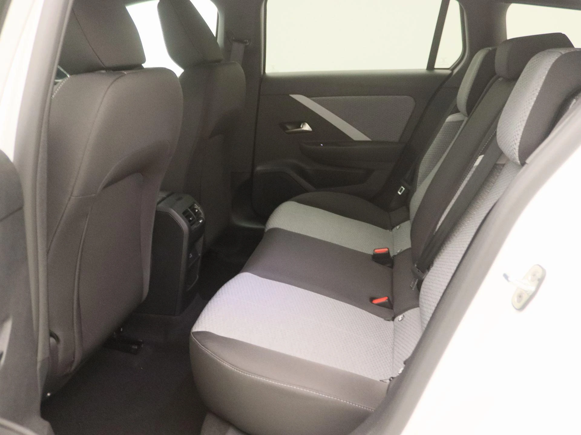 Opel-Astra-image-12