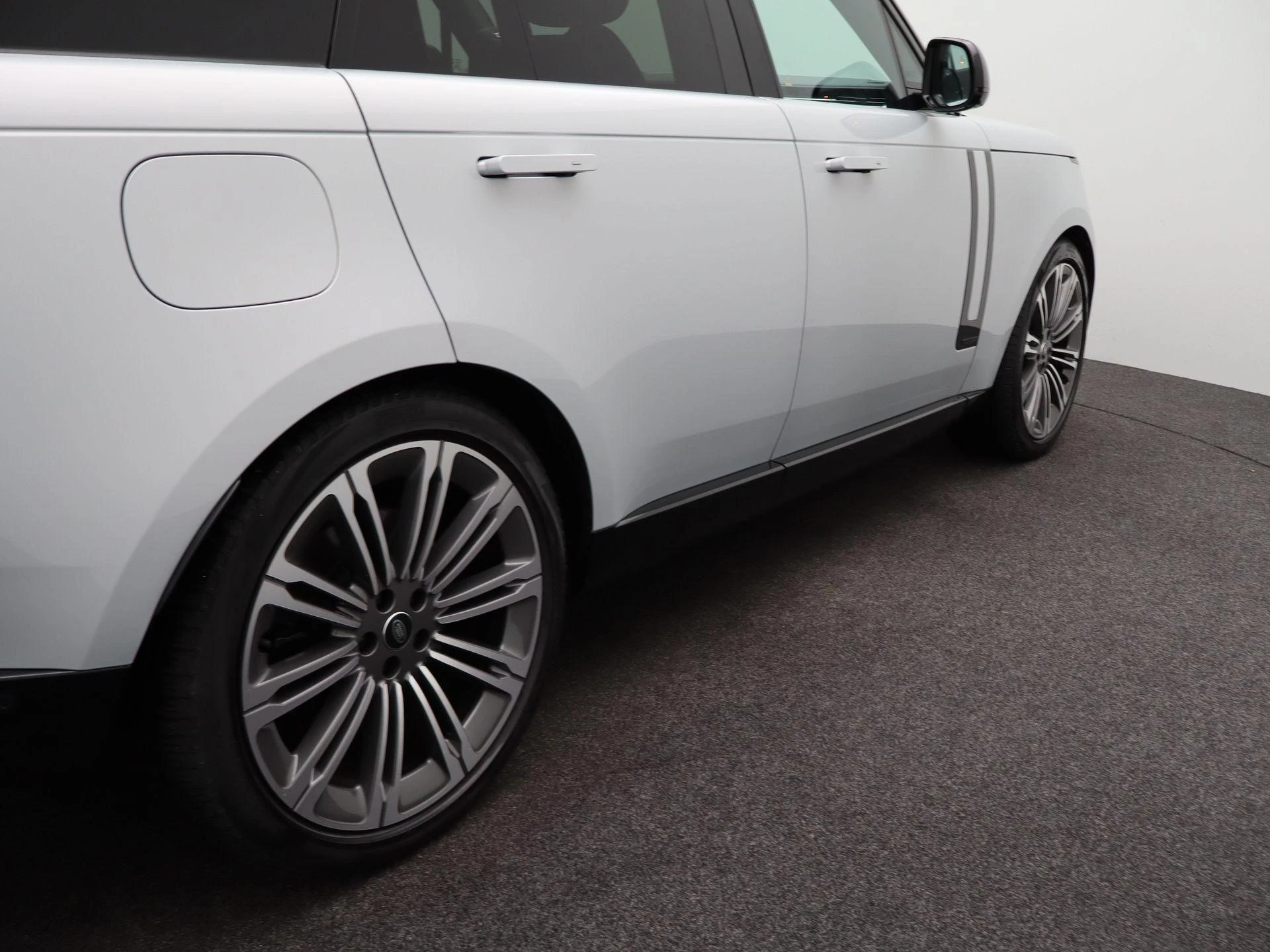 Land Rover-Range Rover-image-49