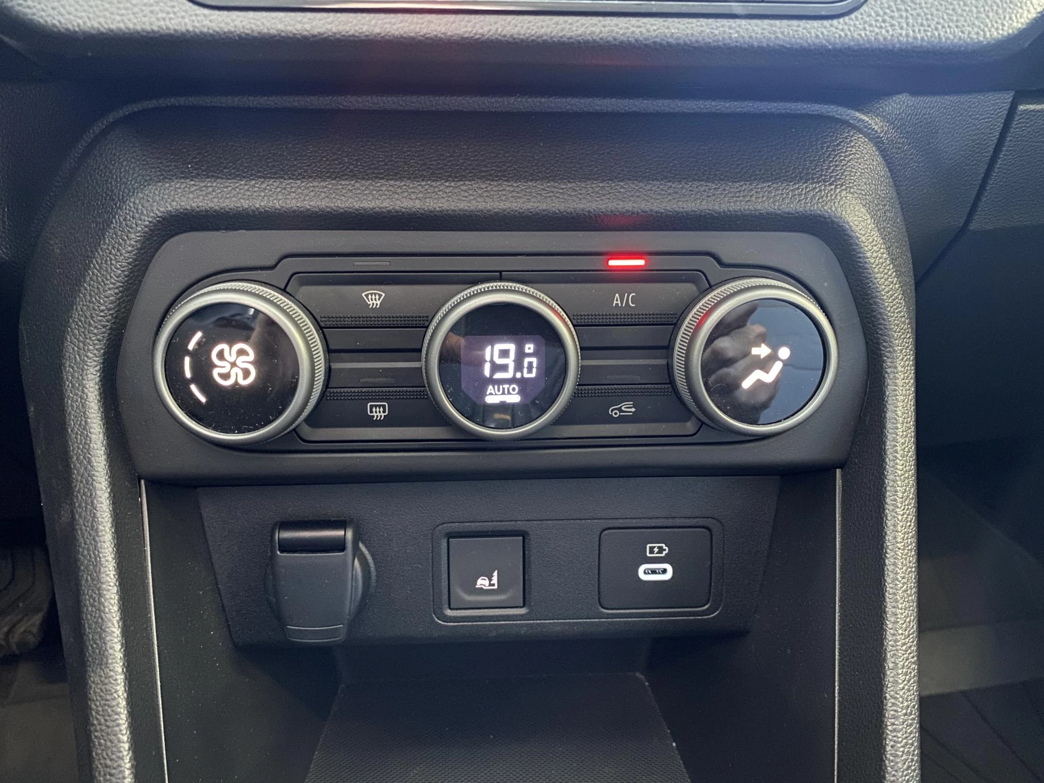 Dacia Jogger Extreme Hybrid 140 7 pl