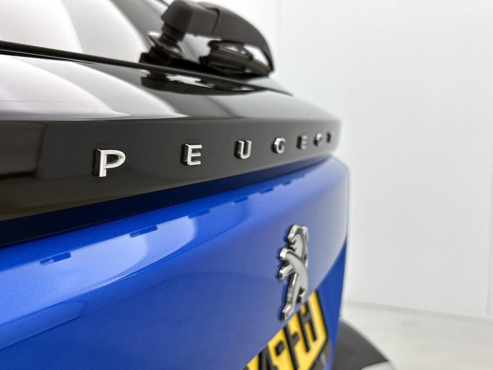Peugeot-e-2008-image-30
