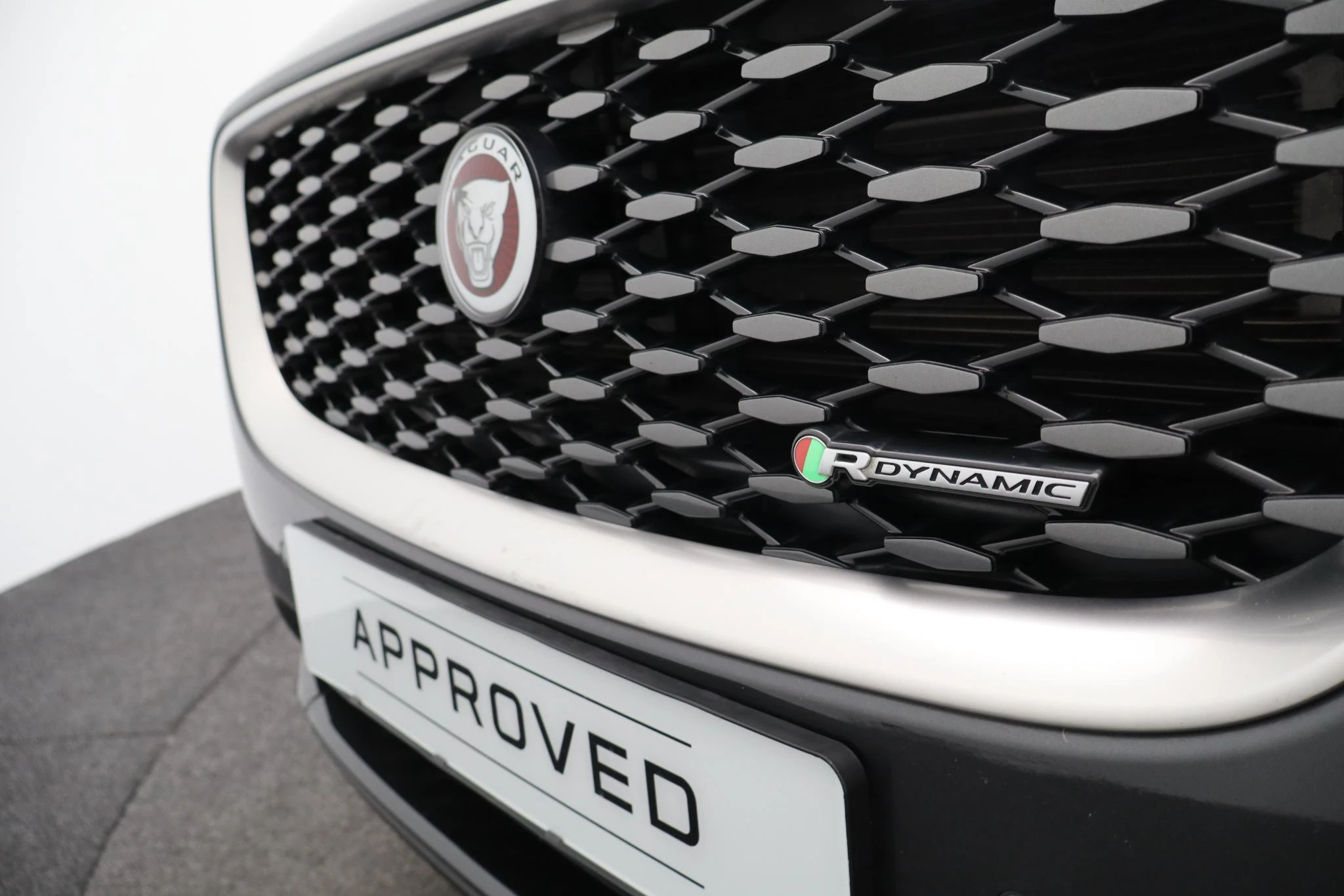 Jaguar-E-PACE-image-38