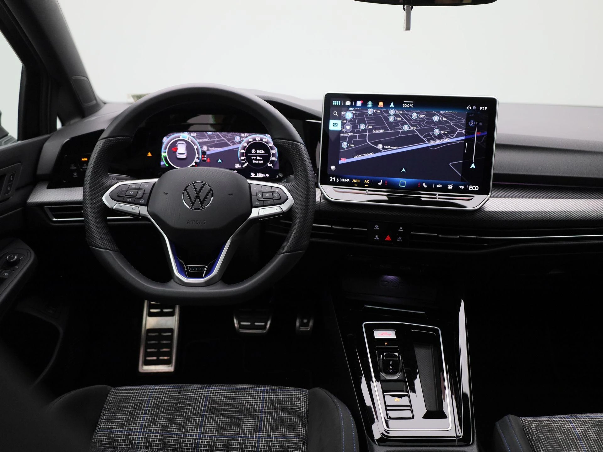 Volkswagen-Golf-image-6