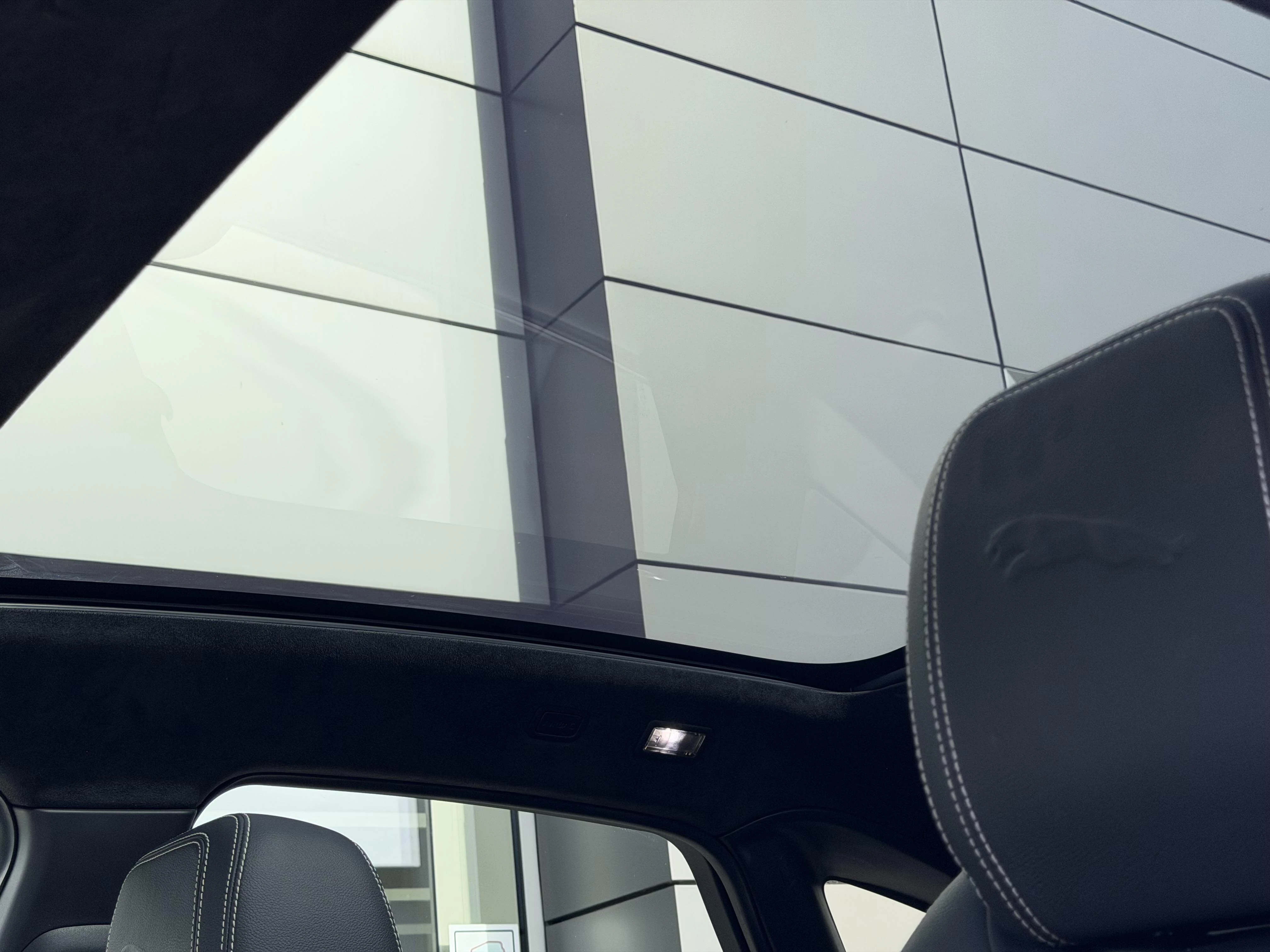 Jaguar E-PACE P300e R-Dynamic S AWD Auto. 21MY