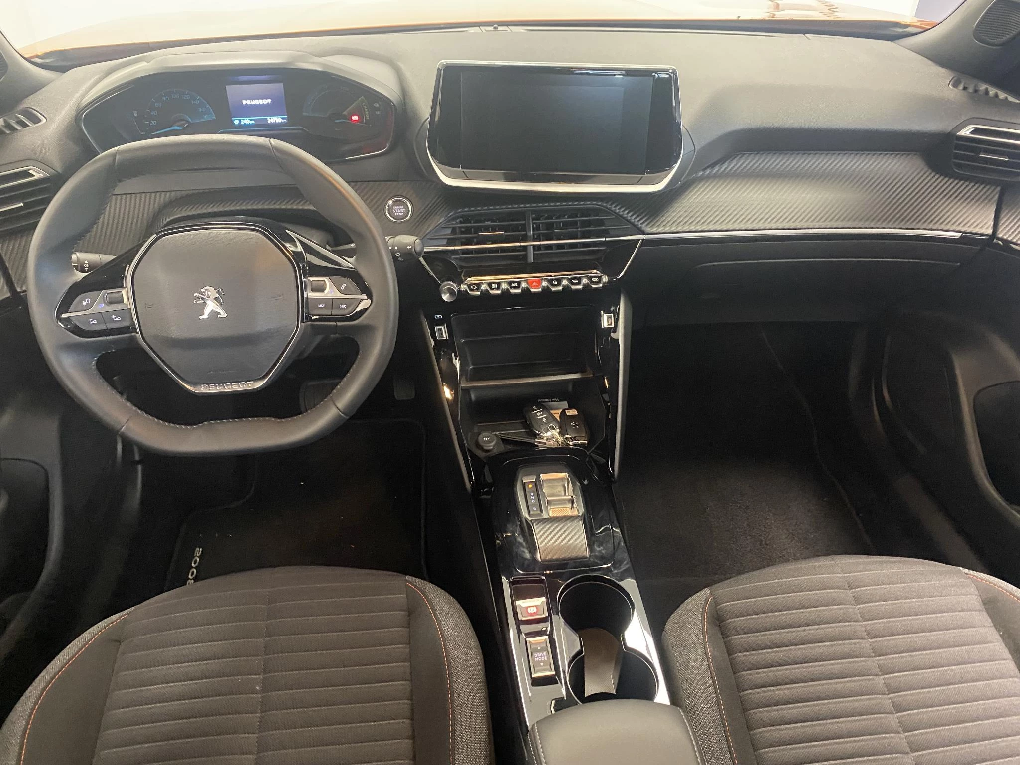 Peugeot-e-2008-image-8