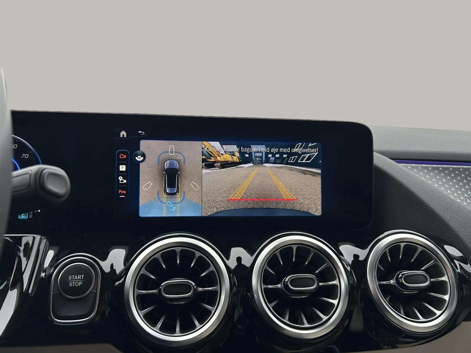 Mercedes-Benz-EQA-image-17