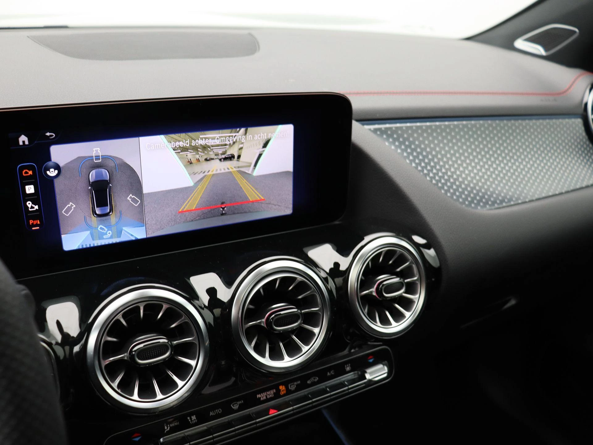 Mercedes-Benz EQA 250+ STAR EDITION + AMG + PANO DAK + BURMESTER + TREKHAAK + HEAD UP