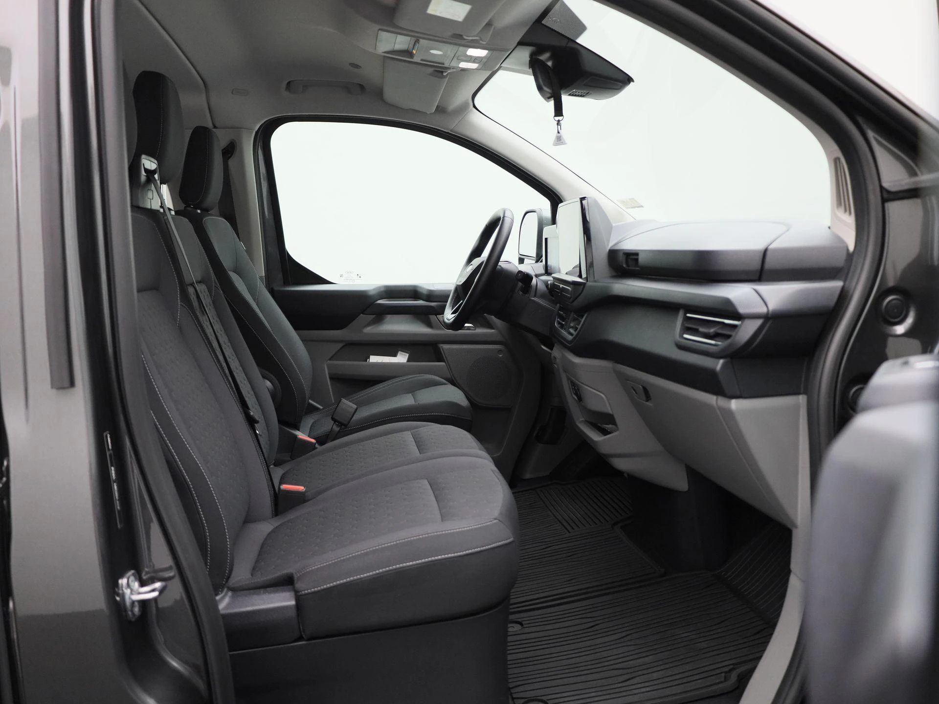Ford-Transit Custom-image-9