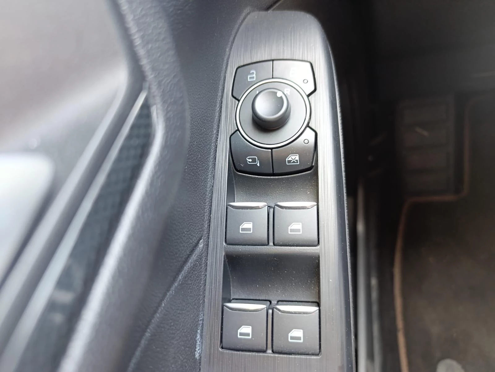 Ford-Kuga-image-10