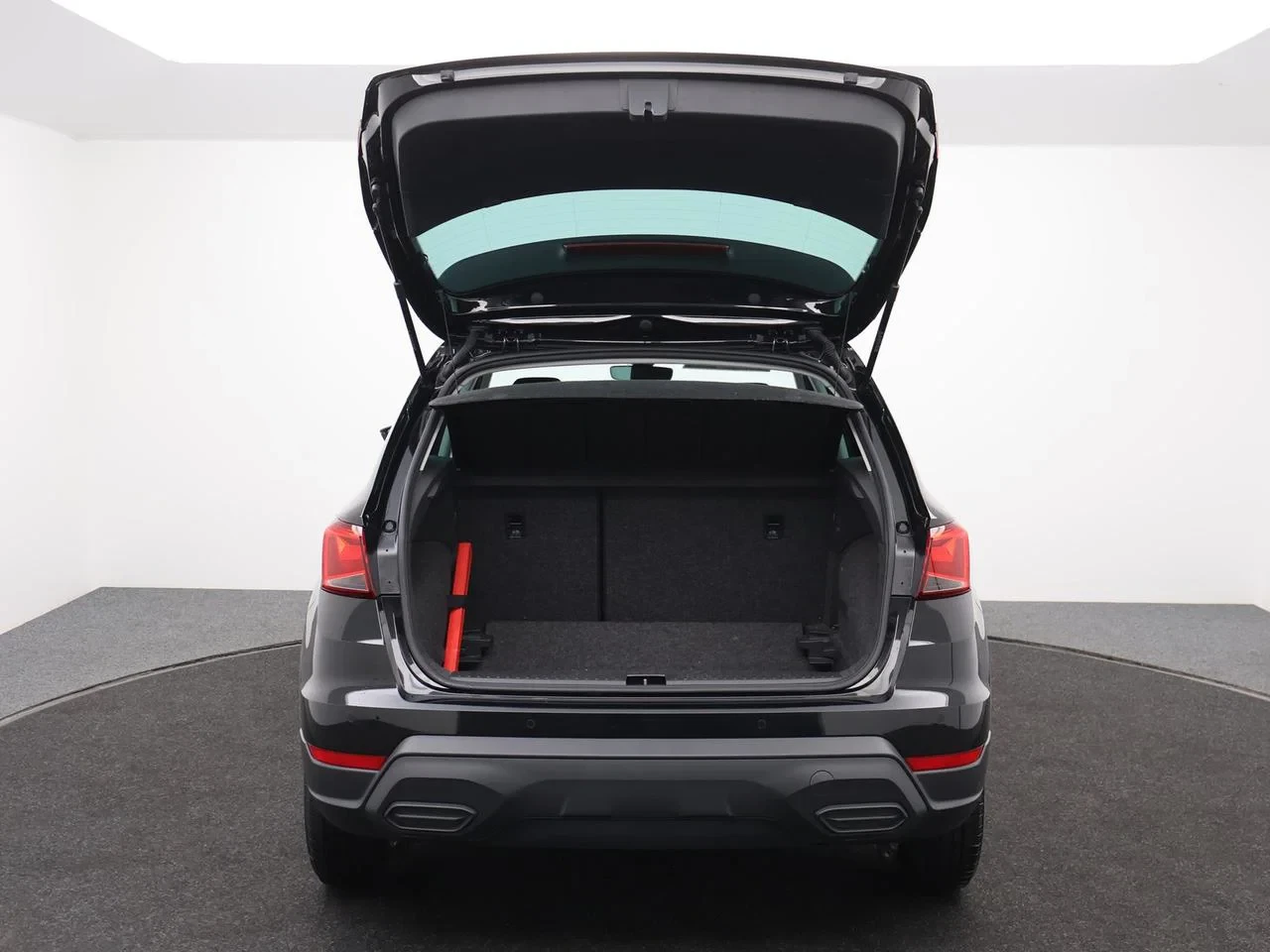 SEAT-Arona-image-1