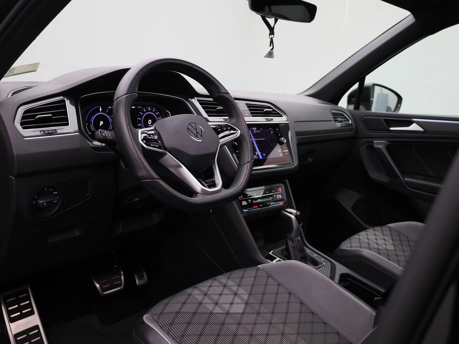 Volkswagen-Tiguan-image-34