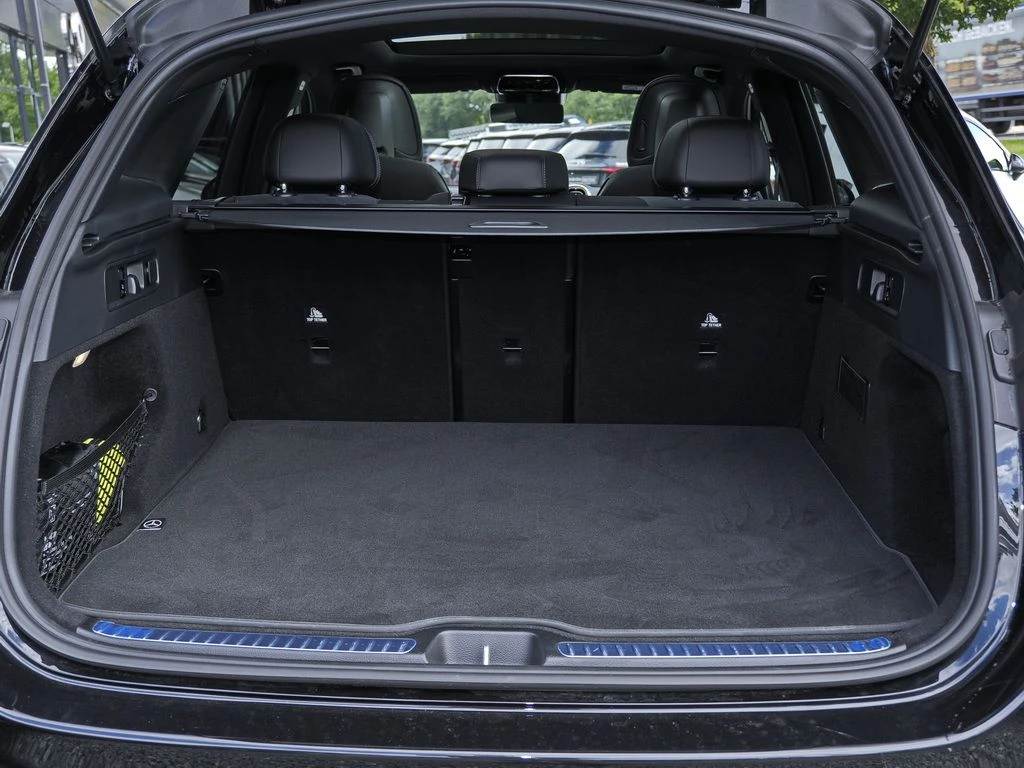 Mercedes-Benz-GLC 220 d-image-15