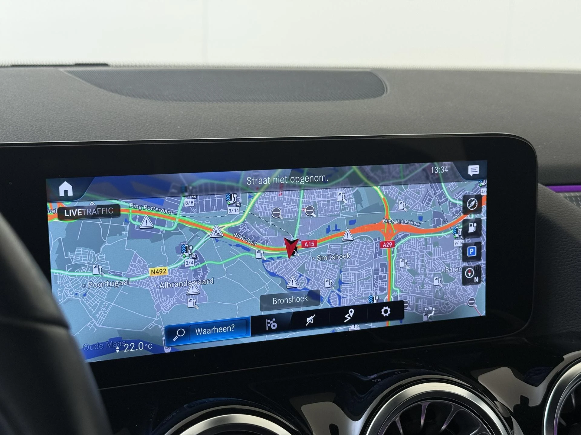 Mercedes-Benz-EQA-image-17